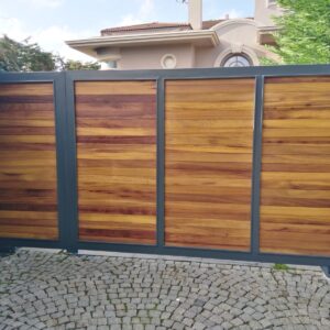Teak Bahçe Kapısı